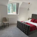 Divinity Guesthouse
